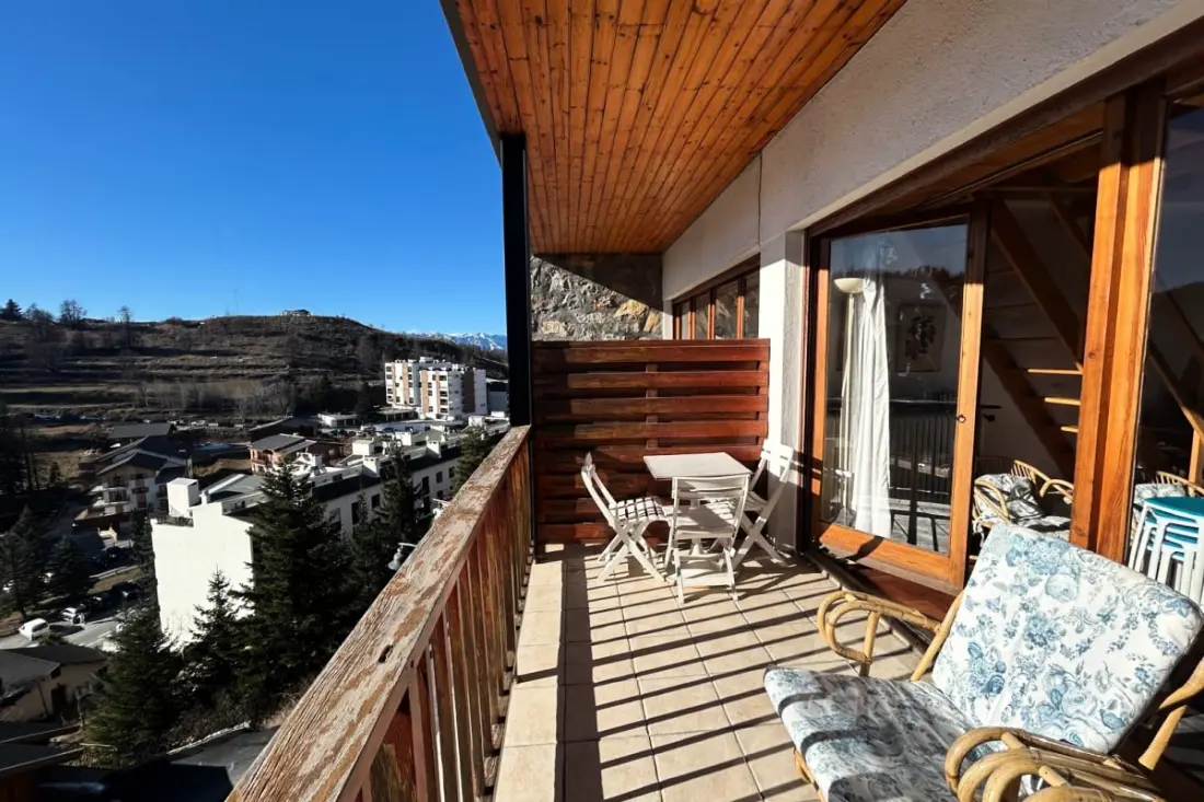 06cn: Apartman 6-10 ember terasz