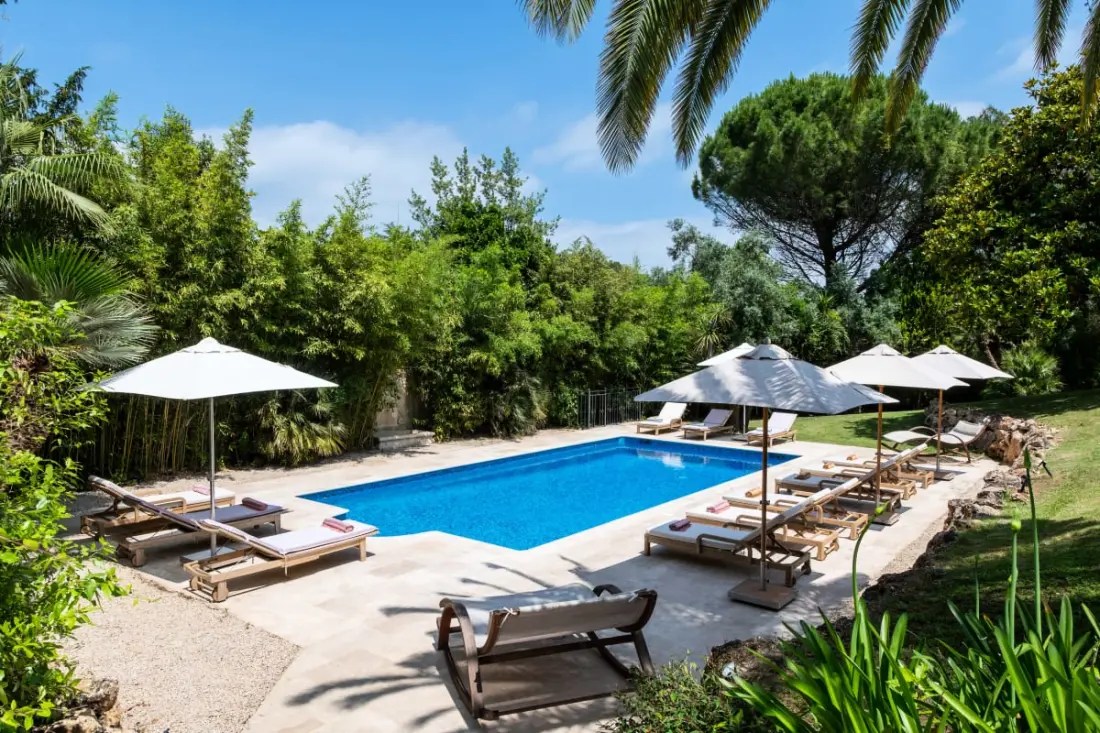 Residence Villa 400m2 Padel úszómedence Volley