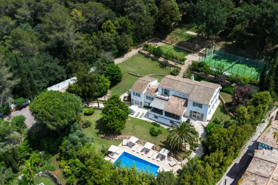 Residence Villa 400m2 Padel úszómedence Volley