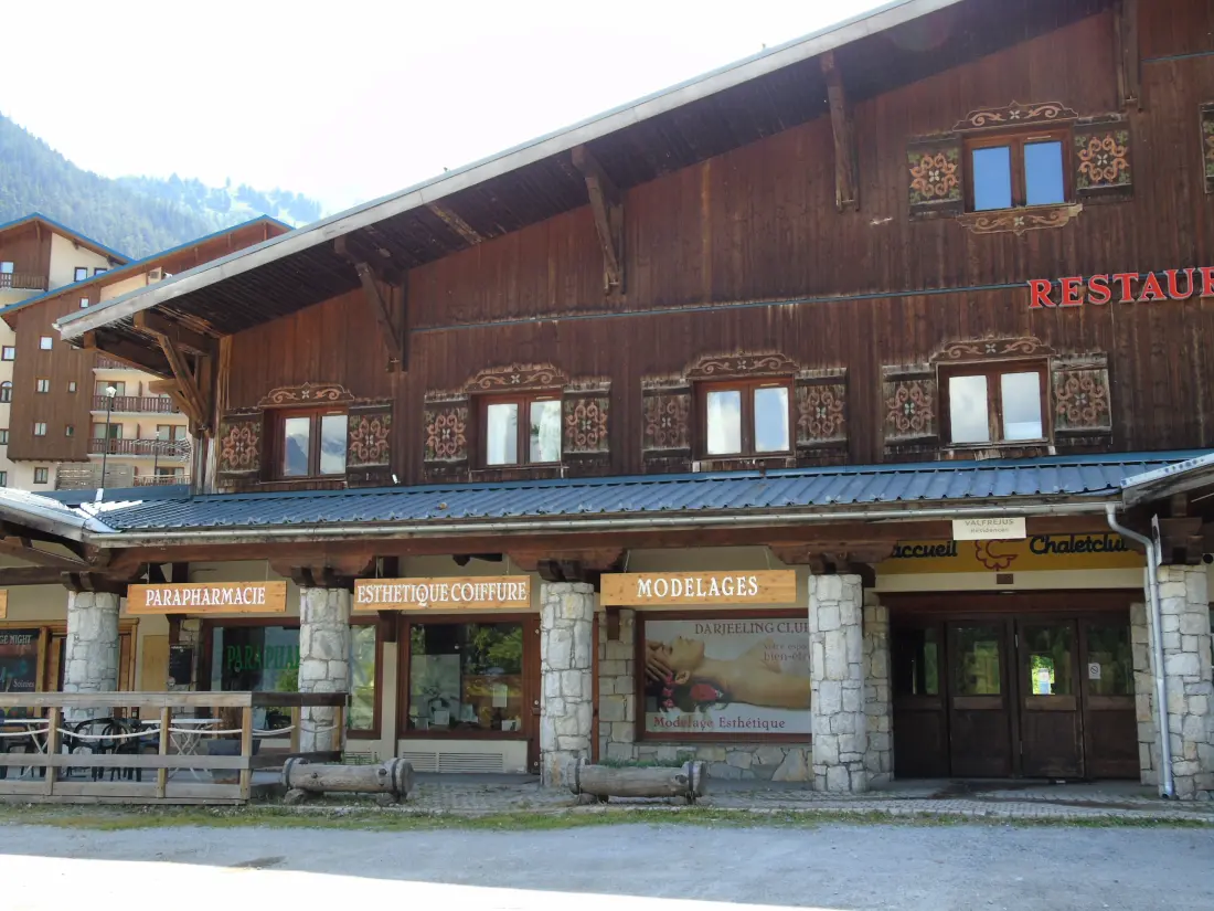 Chalet Club