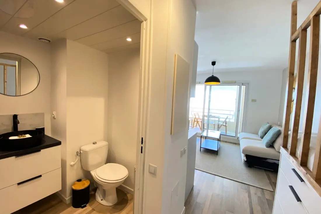06ai - Beautiful Studio Renovated - Vista Mar y Piscina