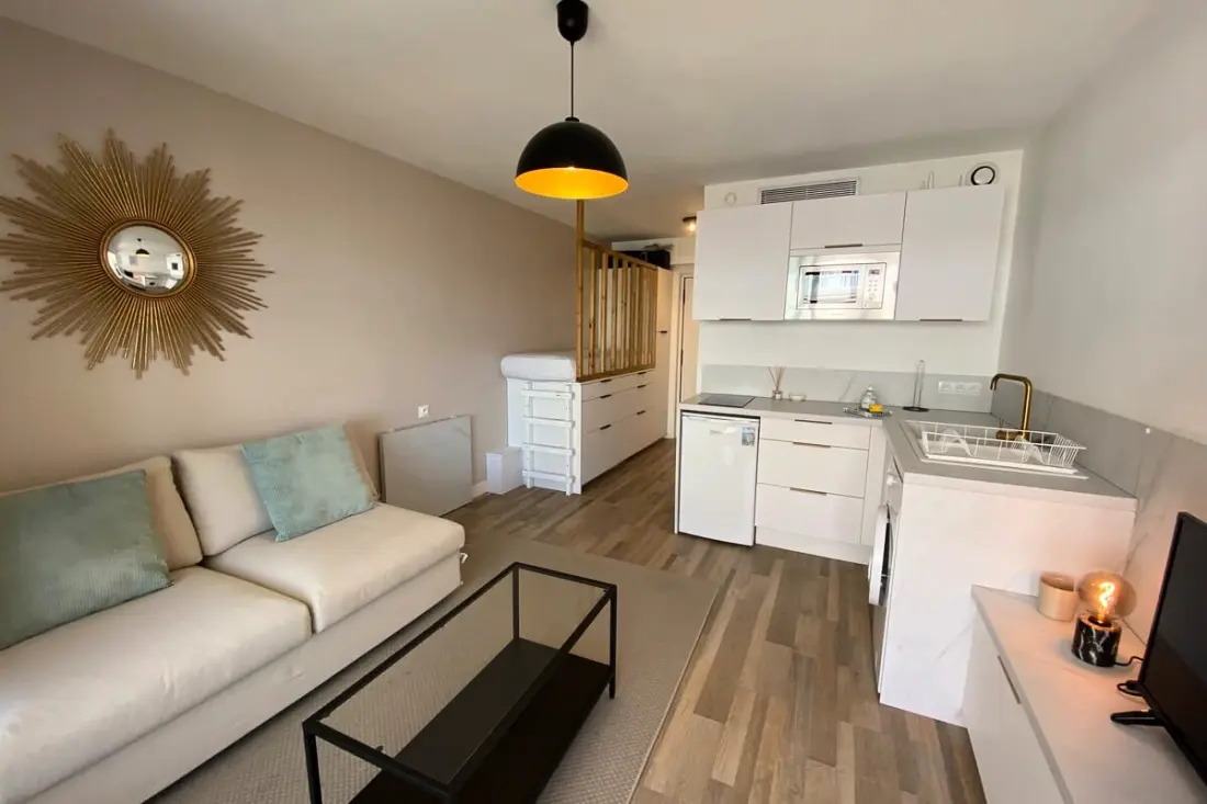 06ai - Beautiful Studio Renovated - Vista Mar y Piscina