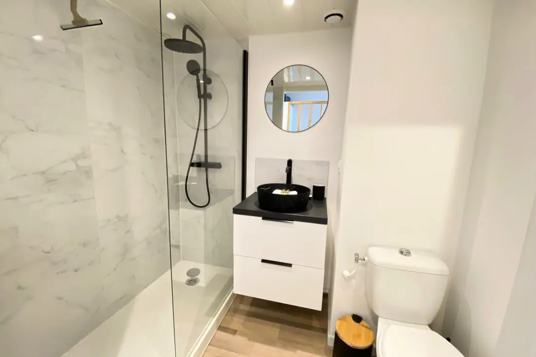 06ai - Beautiful Studio Renovated - Vista Mar y Piscina