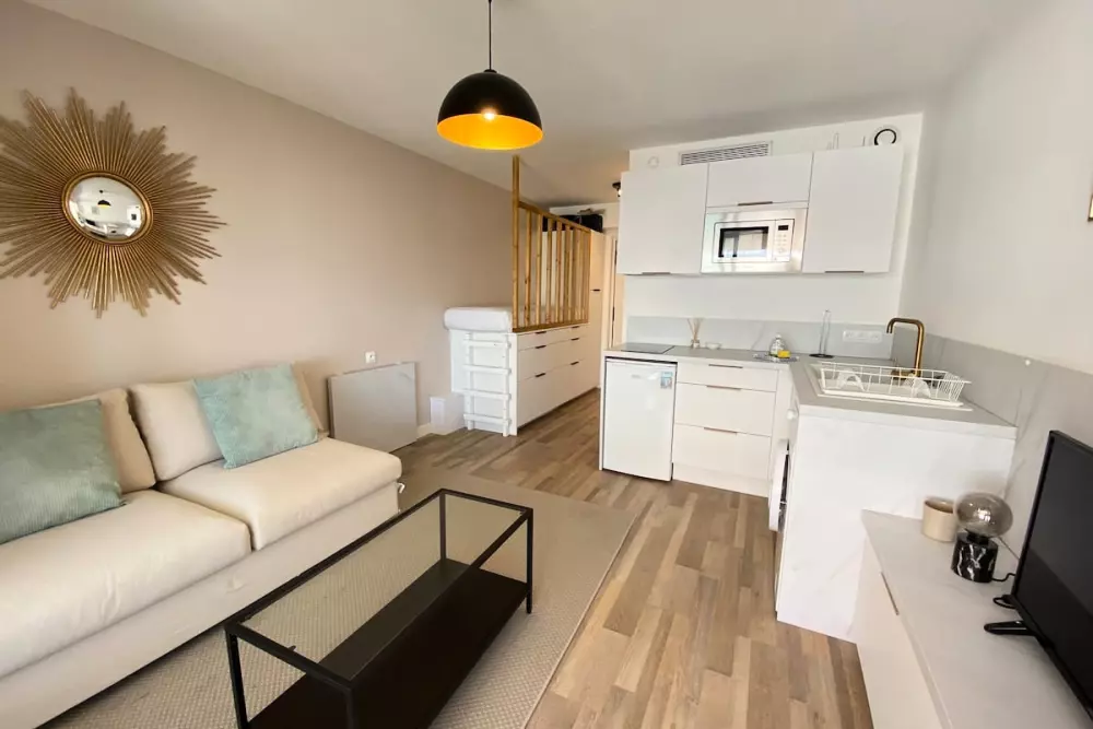 06ai - Beau Studio Rénové - Vue Mer Et Piscine