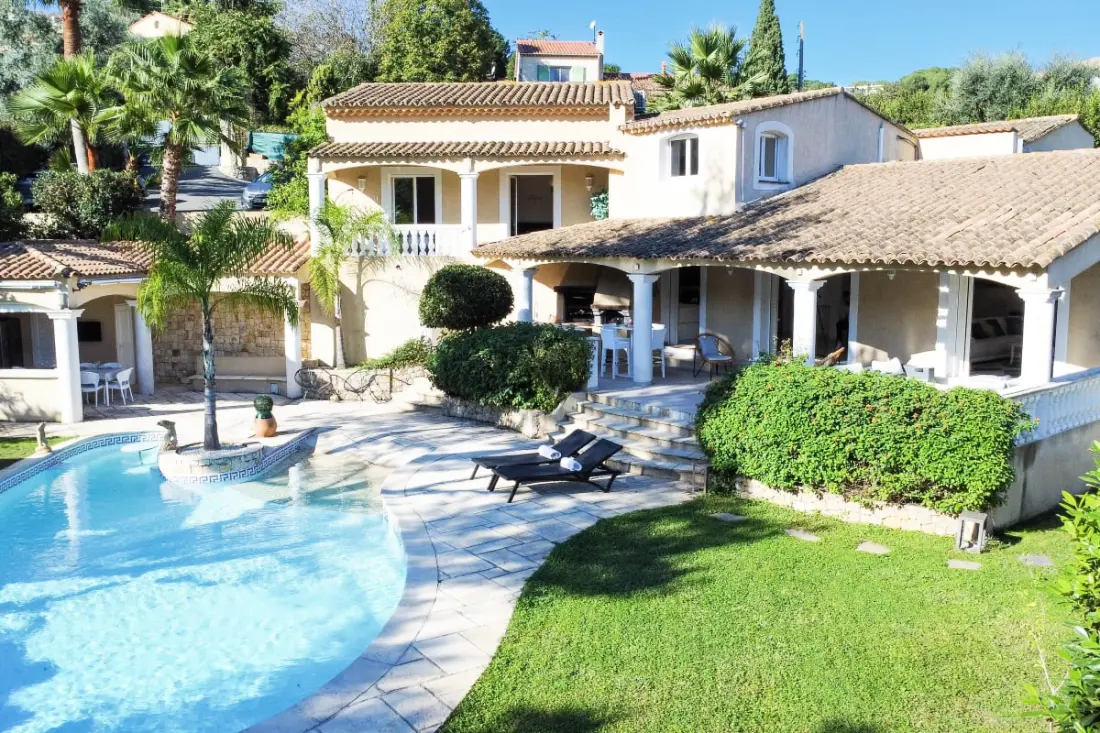 Residence Superb Villa 330m2 úszómedence és Jacuzzi