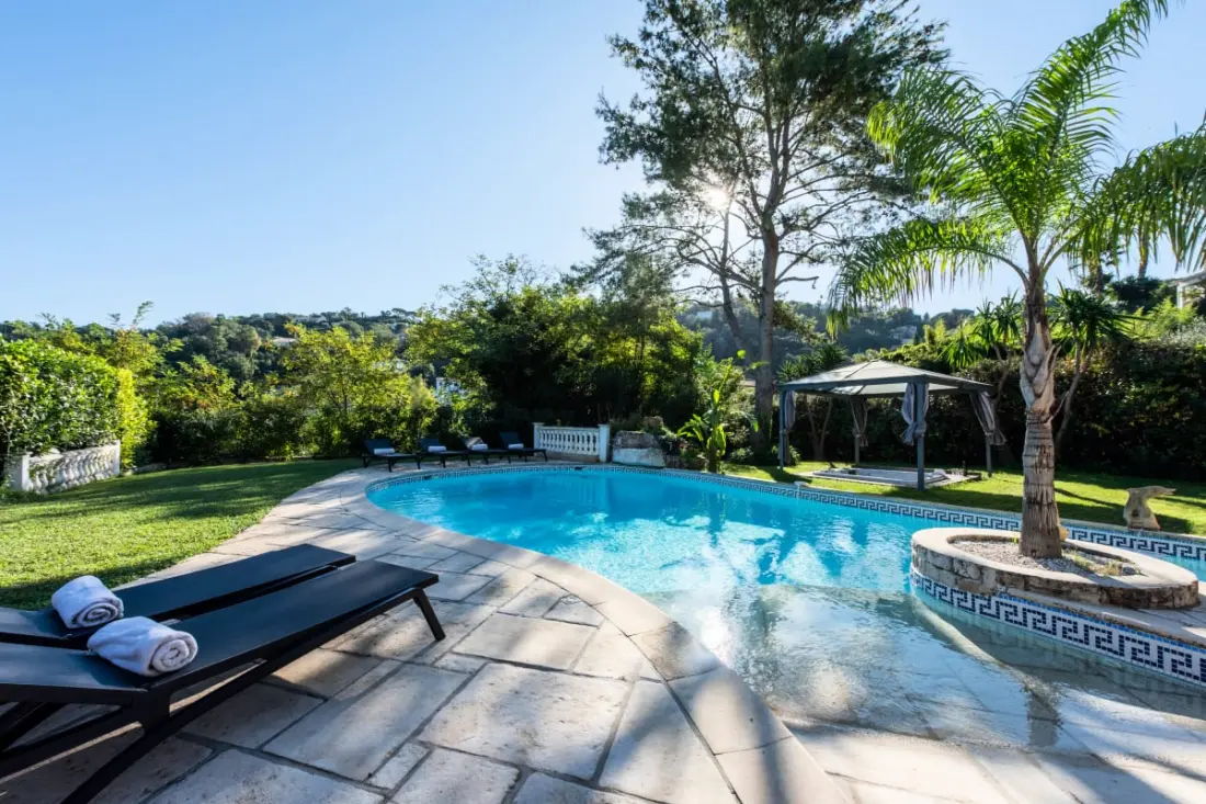 Residence Superb Villa 330m2 úszómedence és Jacuzzi