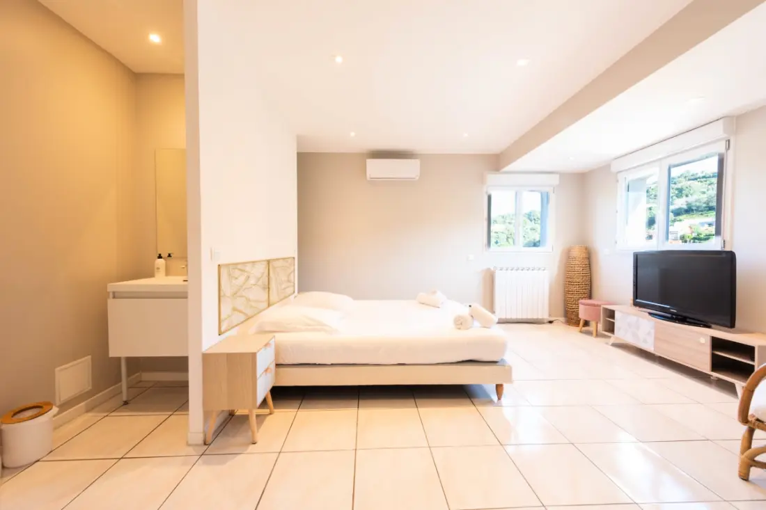 Residence Superb Villa 330m2 úszómedence és Jacuzzi