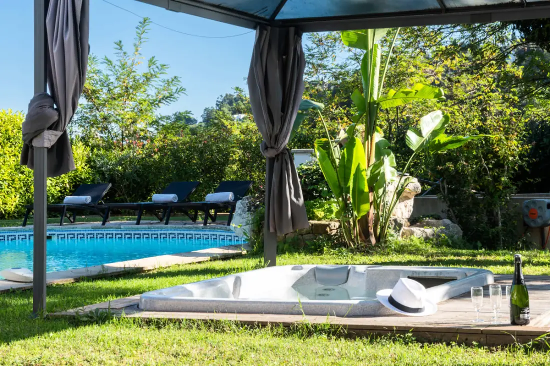 Residence Superb Villa 330m2 úszómedence és Jacuzzi