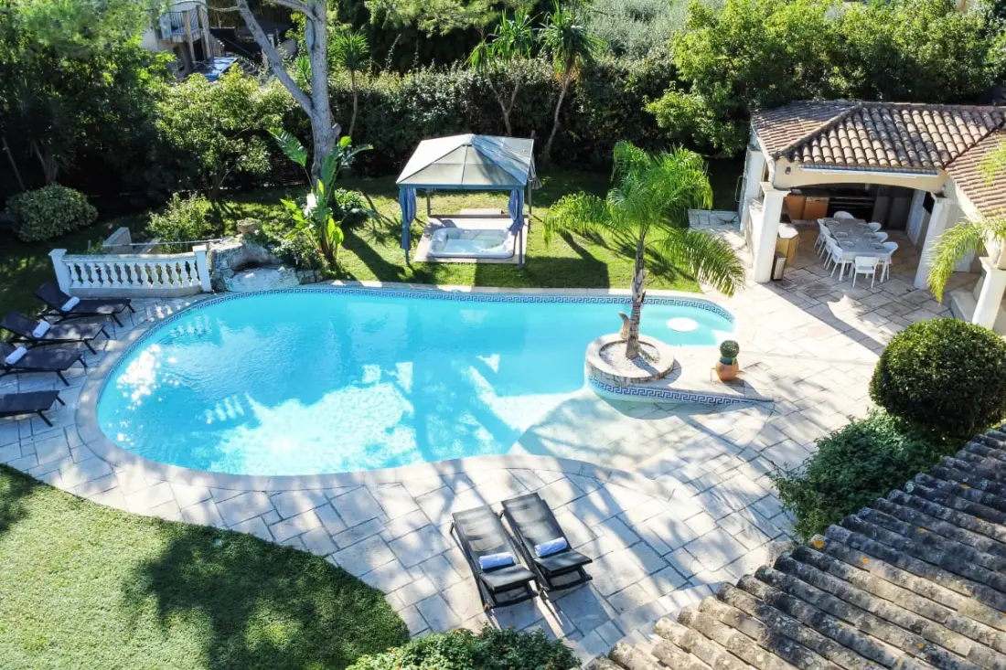 Residence Superb Villa 330m2 úszómedence és Jacuzzi