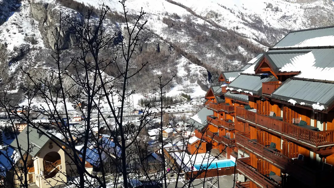Campanule Chalets De La Vallee Gold