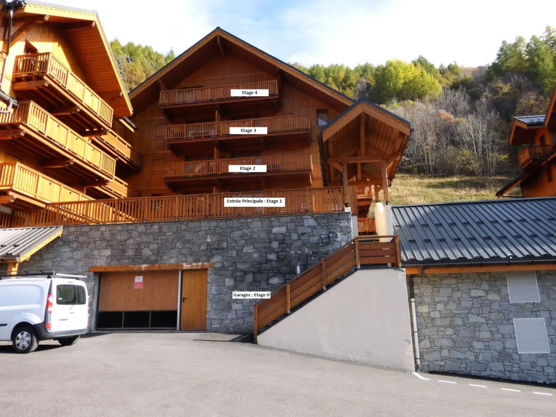 Campanule Chalets De La Vallee Gold