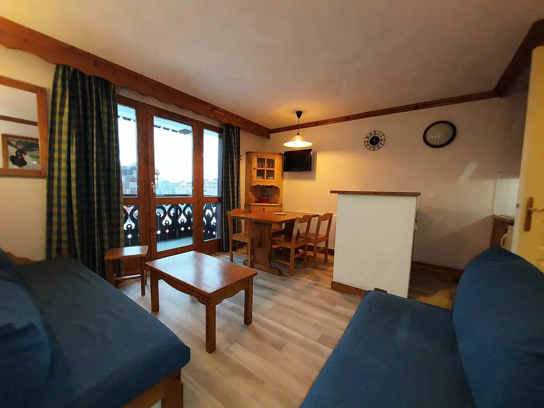 Athamante Residence G