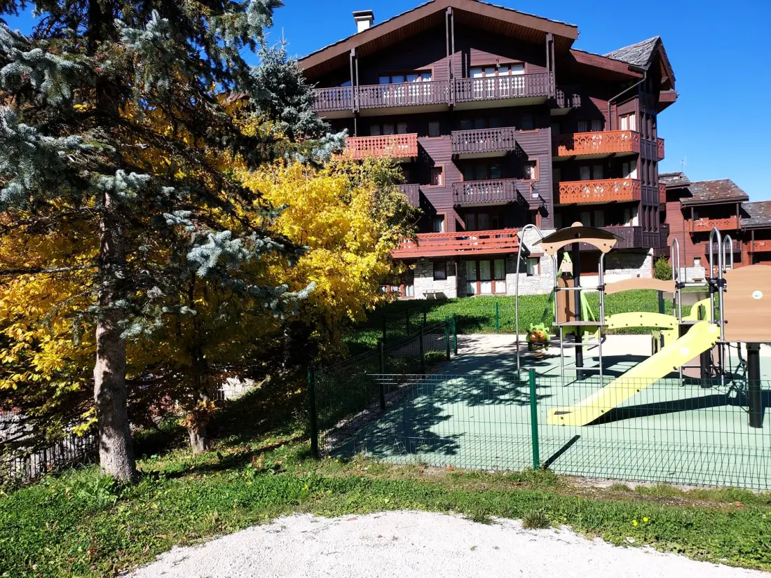 Athamante Residence G