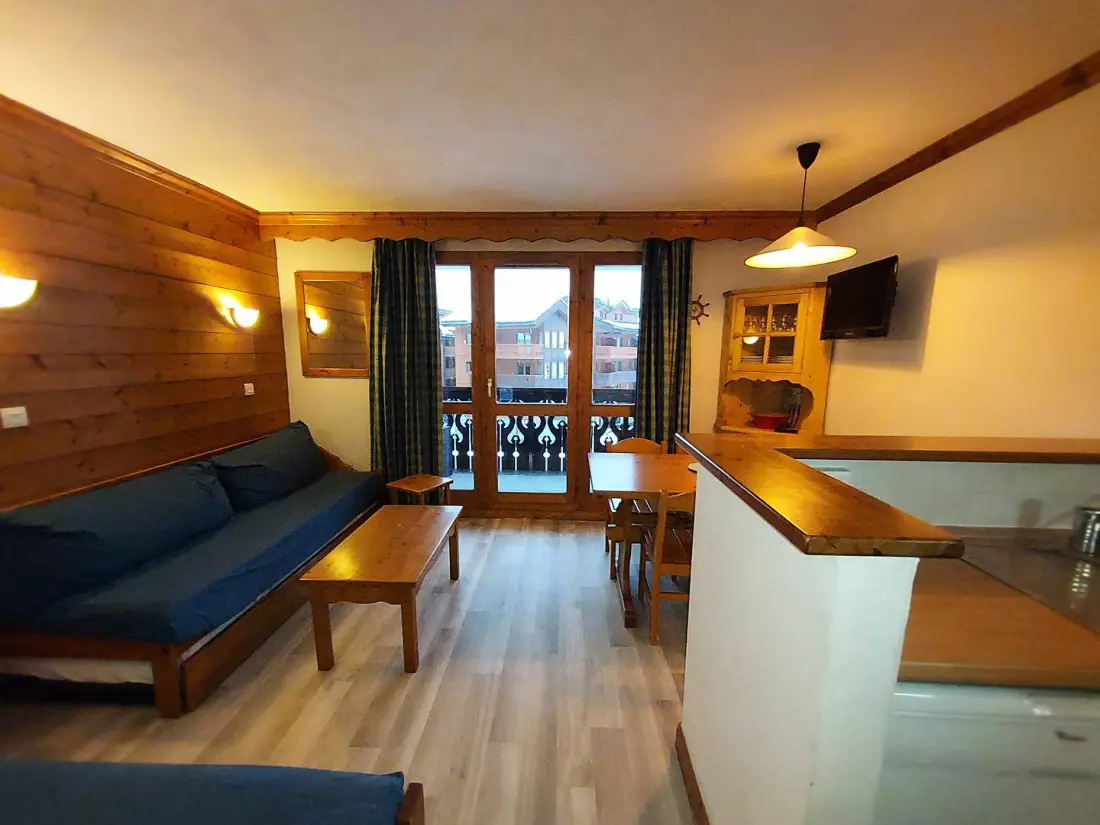 Athamante Residence G