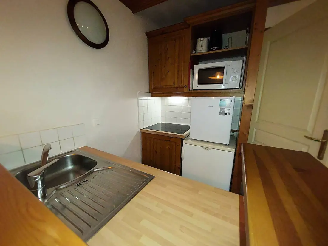 Athamante Residence G