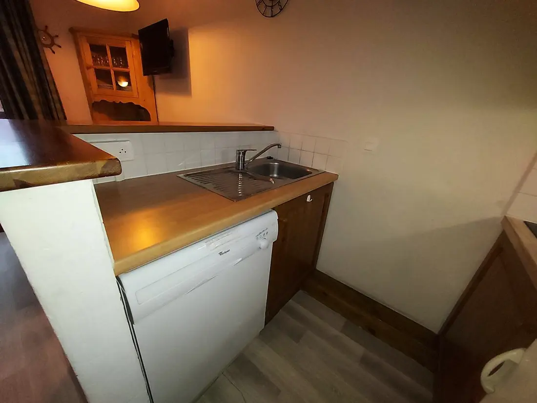 Athamante Residence G