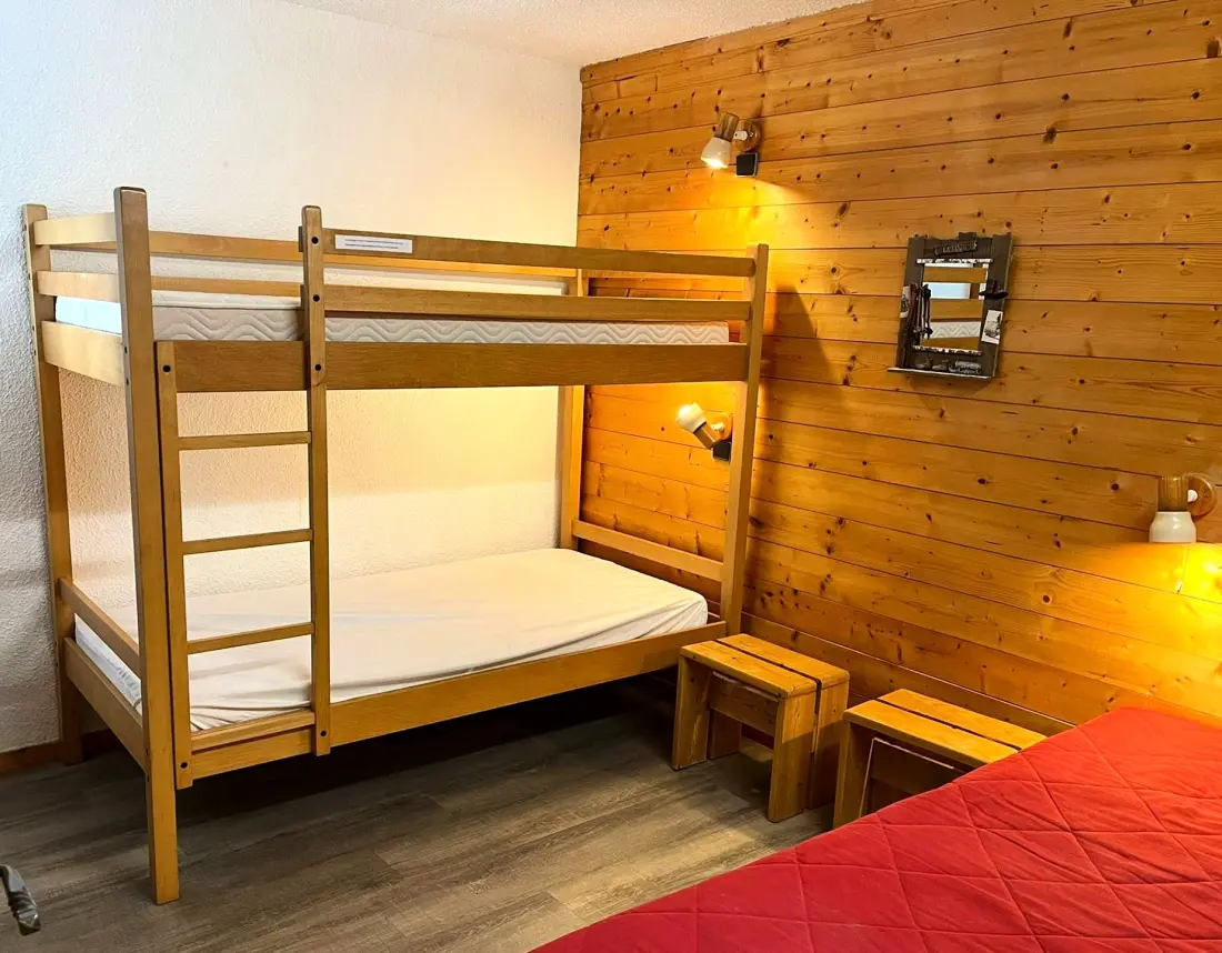 Strain Residence