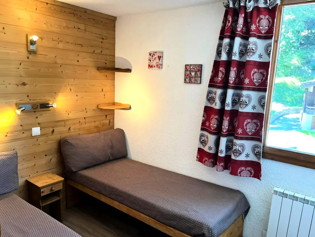 Strain Residence
