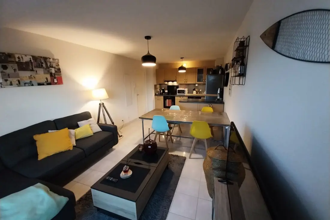 Charming T3 With Balcony Near Beach