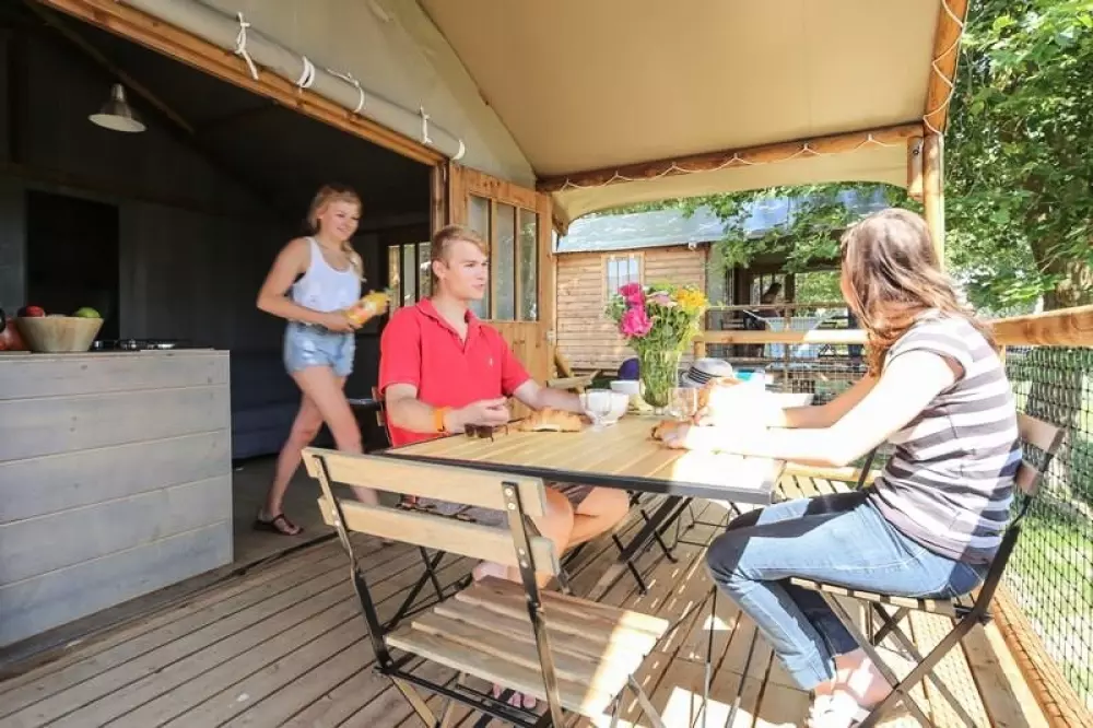 Flor Camping Le Conleau 4 Estrellas★★★★