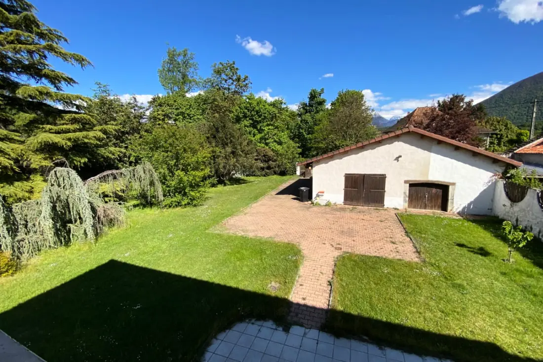 - Igen. La Maison De Varces