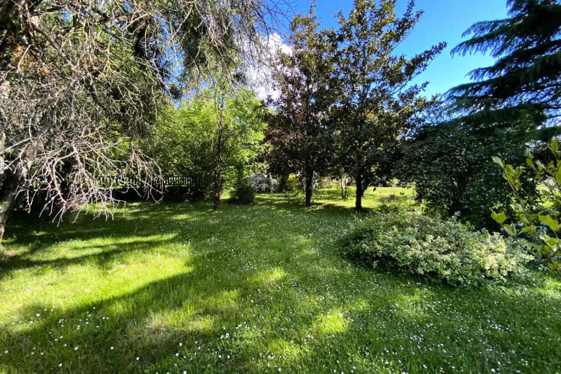 - Igen. La Maison De Varces
