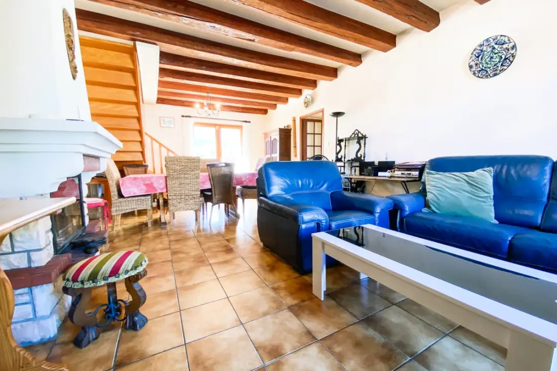 - Igen. La Maison De Varces