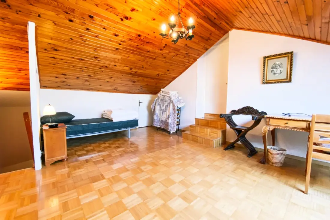 - Igen. La Maison De Varces