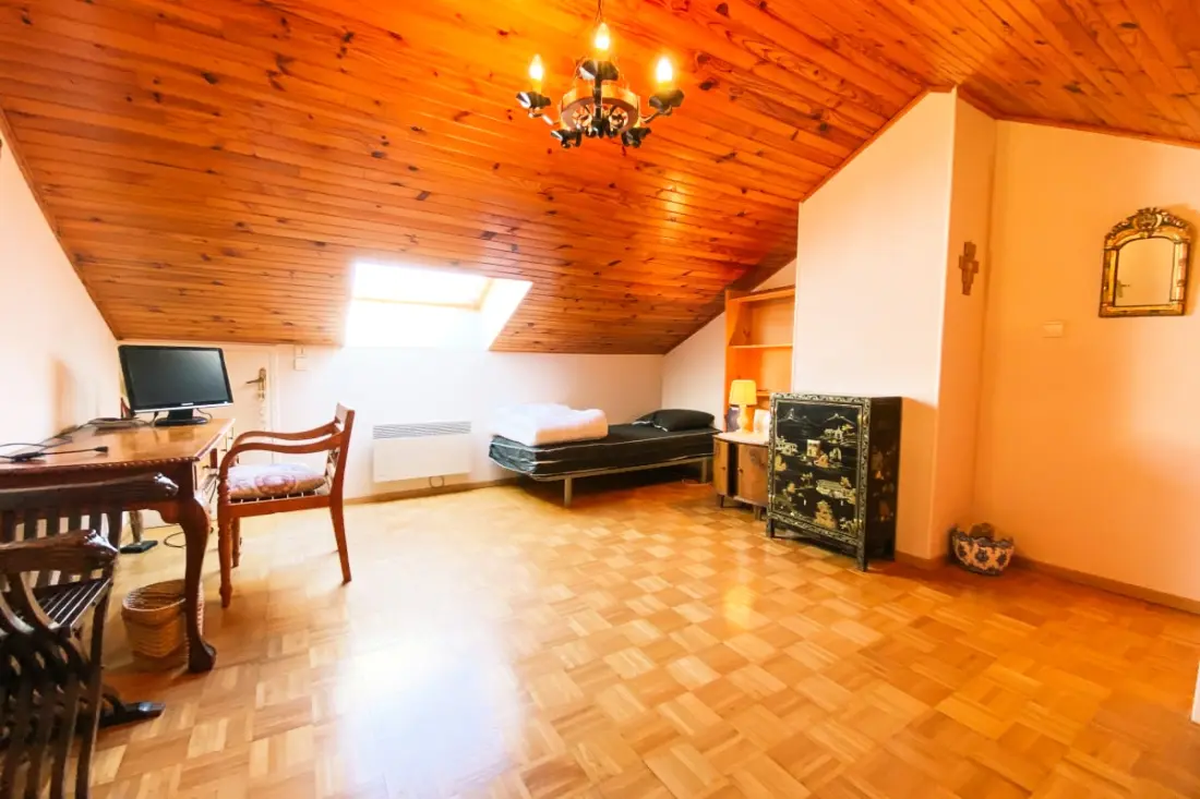 - Igen. La Maison De Varces
