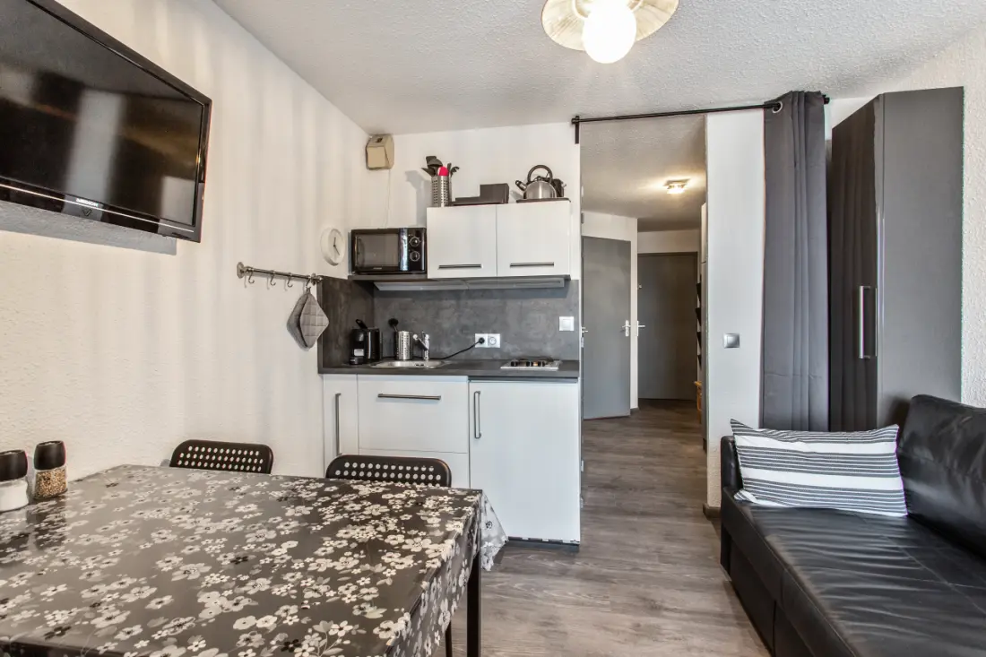 4 fős stúdió hegyekre néző terasszal Varsban
