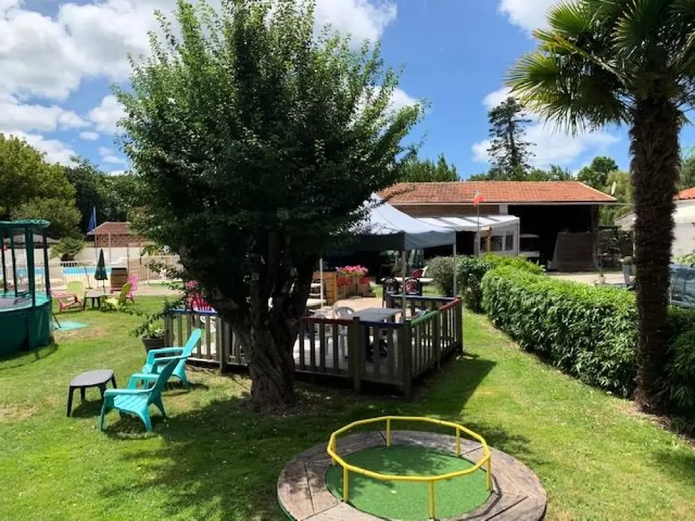 Camping Ushuaia Villages La Chesnays 4 Estrellas★★★★