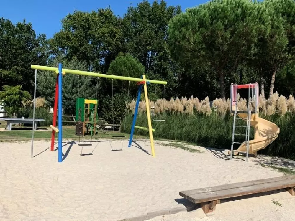 Camping Ushuaia Villages La Chesnays 4 Estrellas★★★★