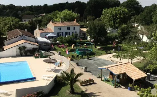 Camping Ushuaia Villages La Chesnays ***