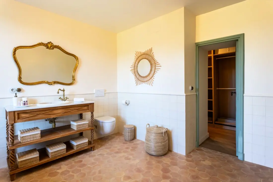 Domaine De La Rose Countesse – Luxury Art Intimist in Provence