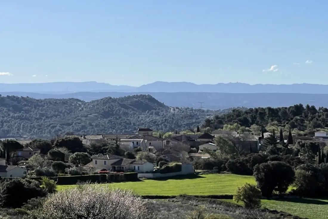 Oak. Alpilles és Luberon közelében fűtött medence