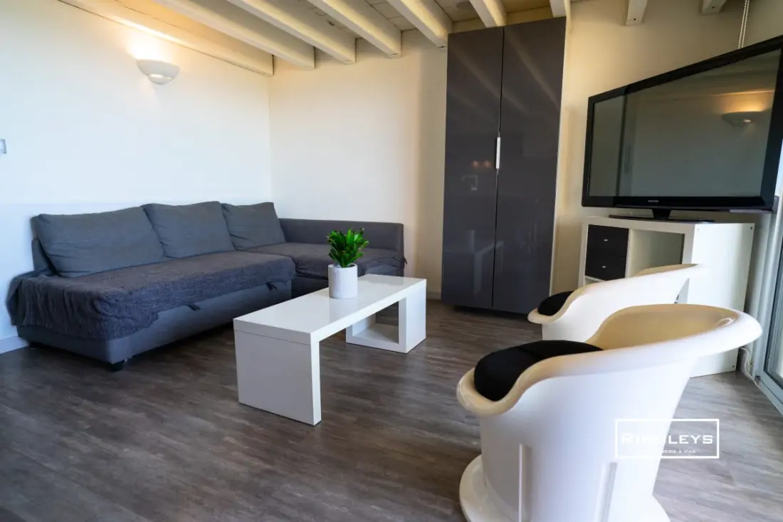 Riboleys - T2 Aircondited z basenem twarzą do morza