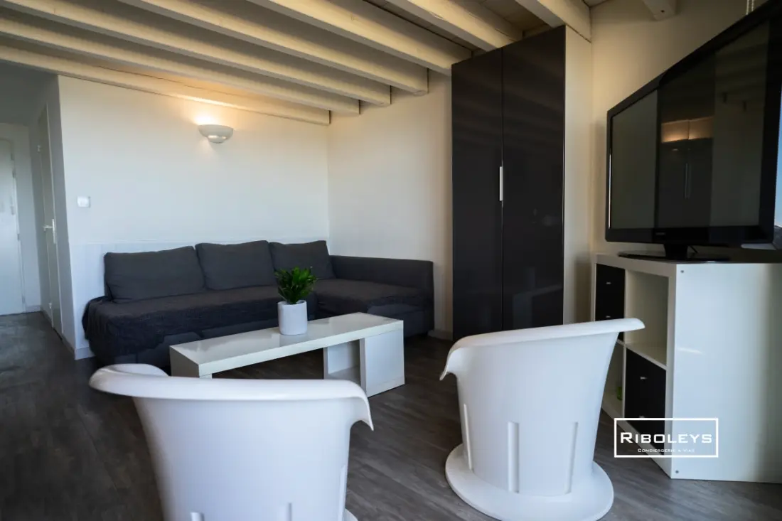 Riboleys - T2 Aircondited z basenem twarzą do morza