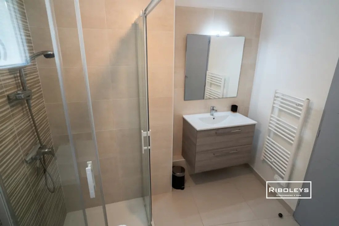 dalszöveg: Riboleys - Superbe T1 - 100m From The Beach