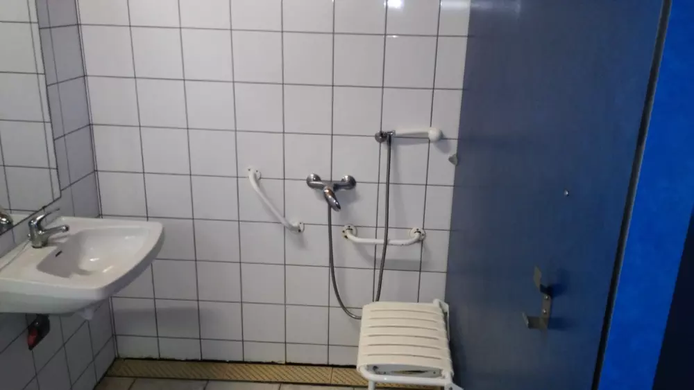 - Tak.