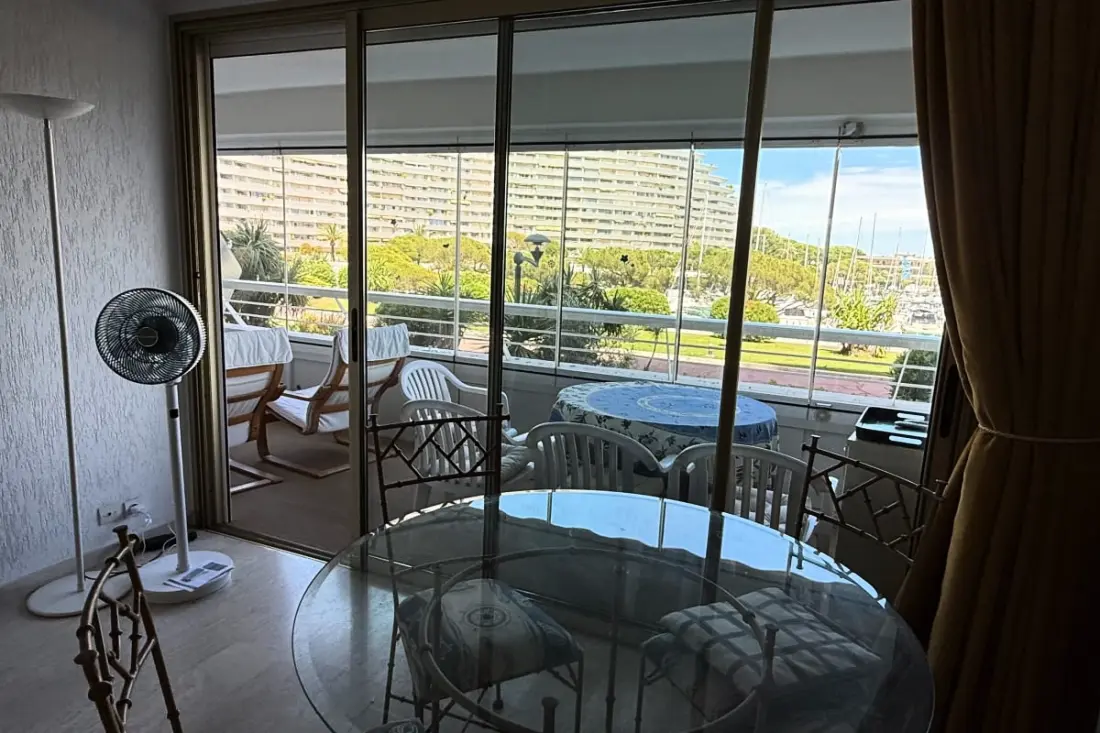 Apartment With Terrace 300m De La Plage