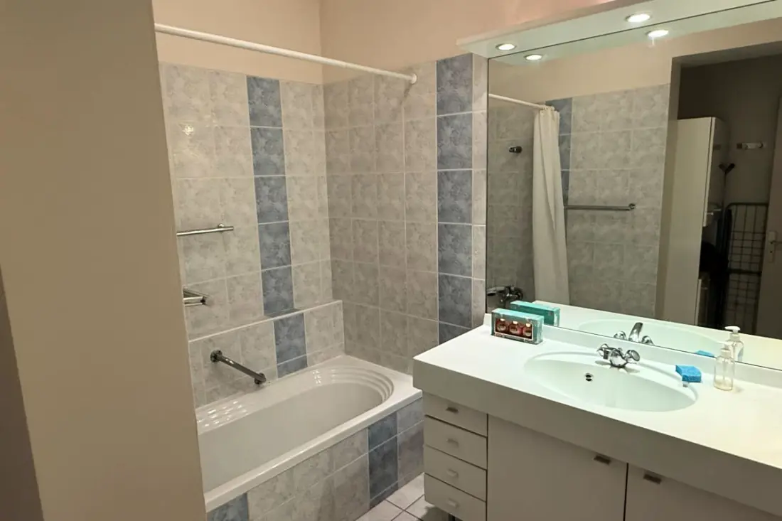 Apartment With Terrace 300m De La Plage