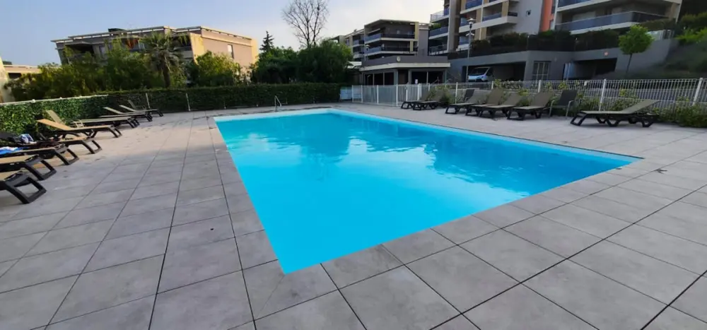 Beau Studio En Résidence Avec Piscine