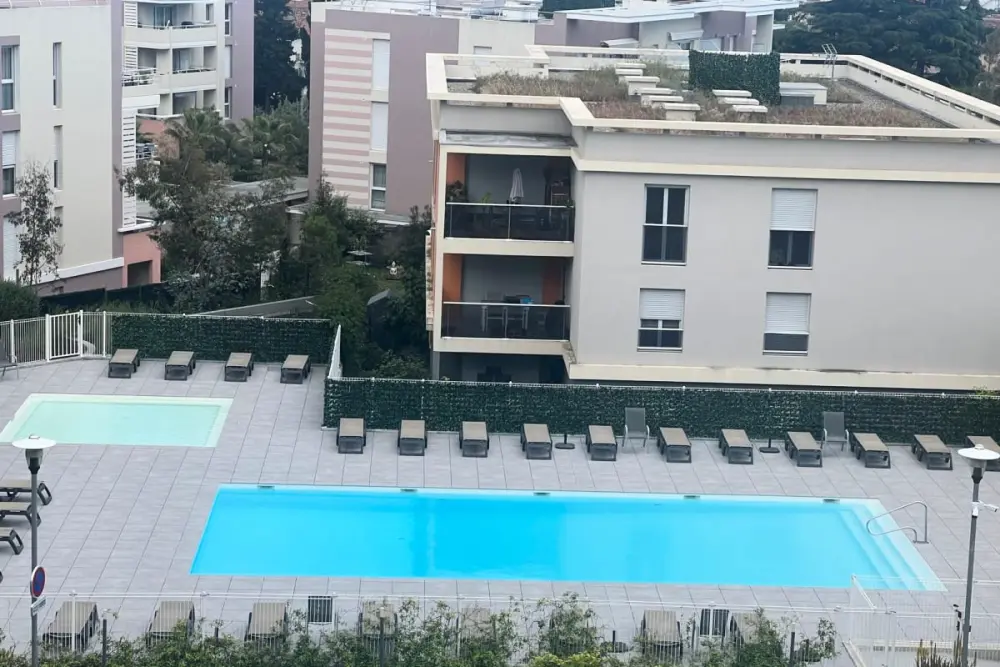 Beau Studio En Résidence Avec Piscine