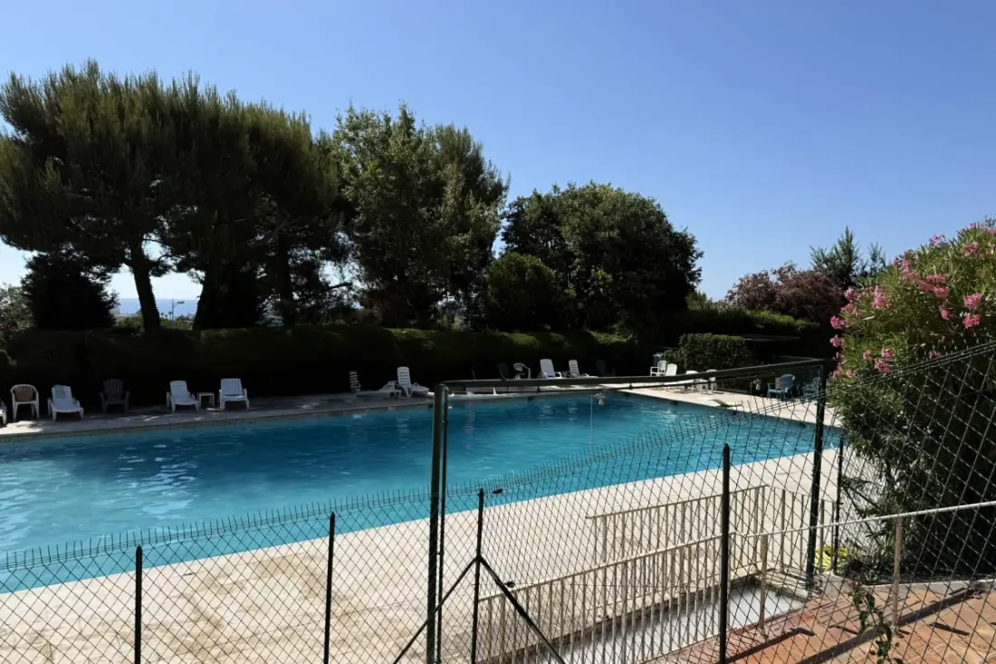 Bellissimo appartamento con vista mare di 2 camere da letto - Piscina - Tennis