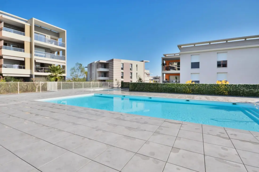 Superb Sea View Apartment in Villeneuve-loubet