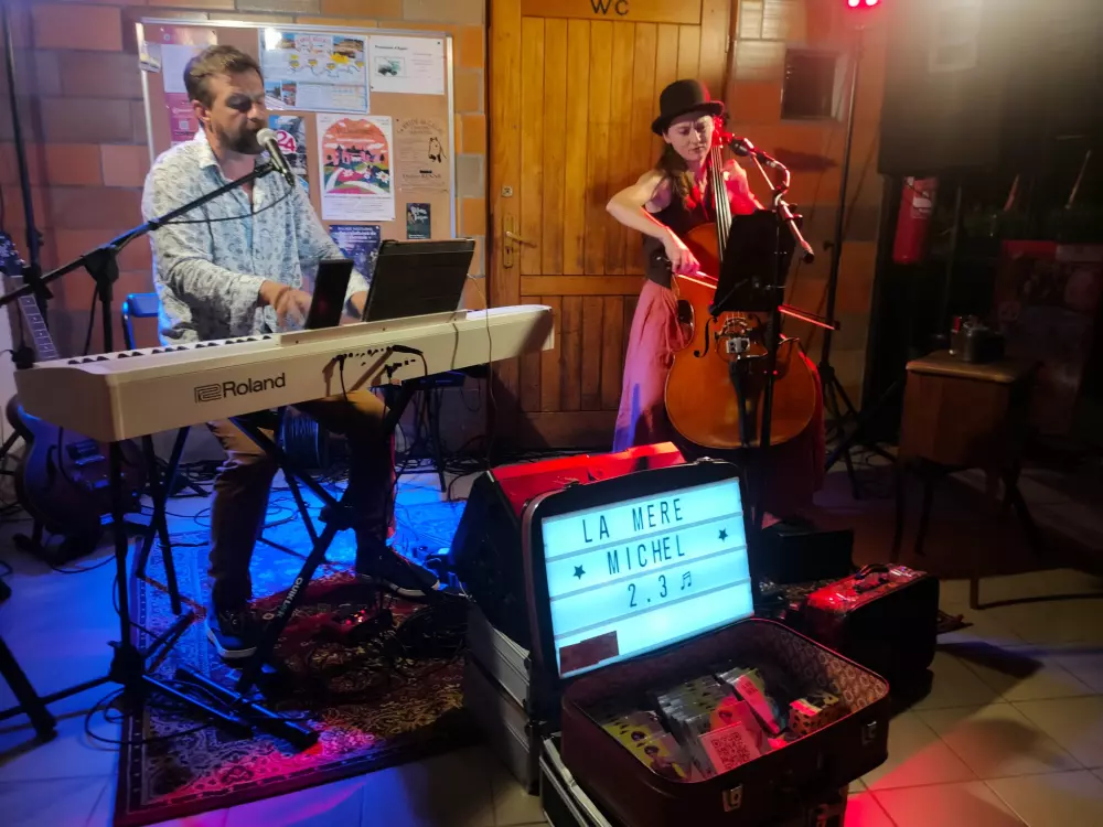 Campingplatz FONTAINE DU ROC 3 Sterne★★★