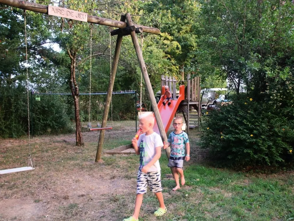 Campingplatz FONTAINE DU ROC 3 Sterne★★★