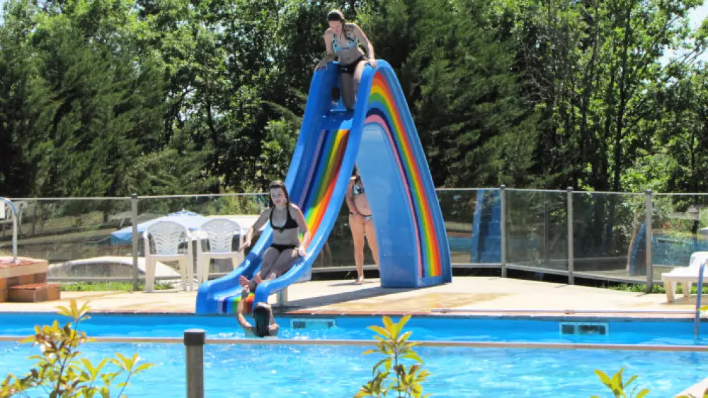 Campingplatz FONTAINE DU ROC 3 Sterne★★★