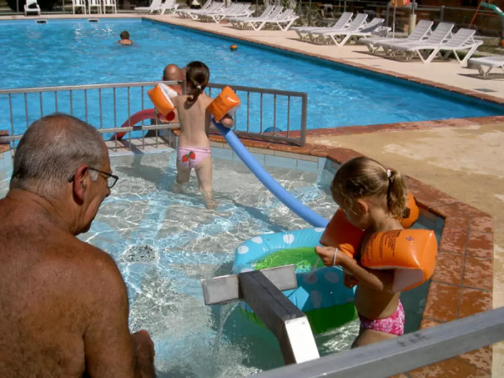 Campingplatz FONTAINE DU ROC 3 Sterne★★★