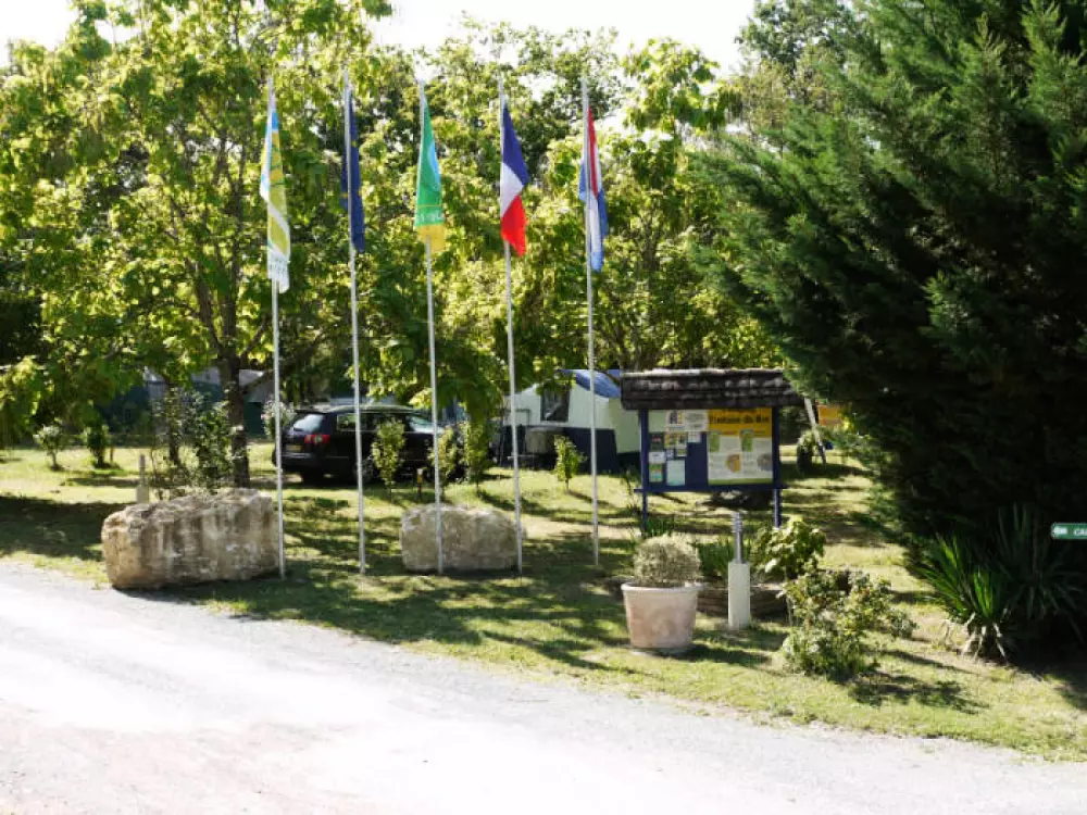 Campingplatz FONTAINE DU ROC 3 Sterne★★★